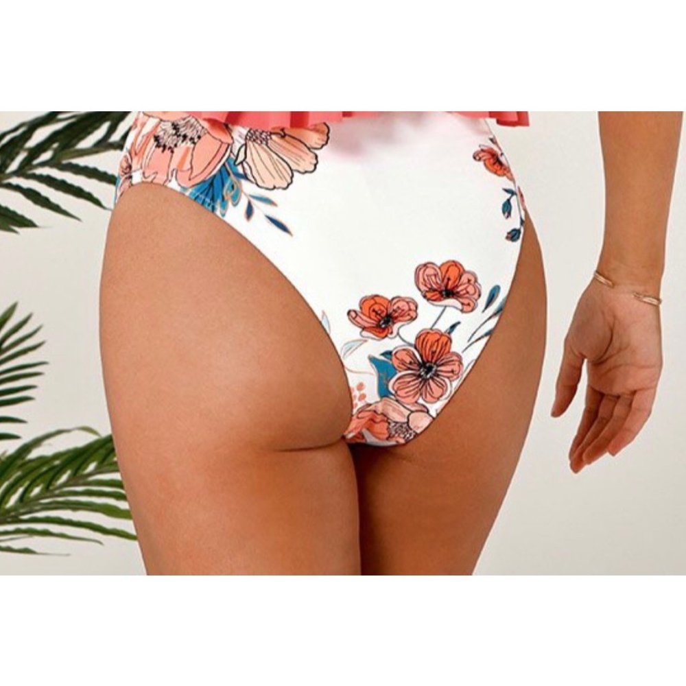 👙New Cupshe Swimsuit Bikini White Floral Bottom  NWT Size medium